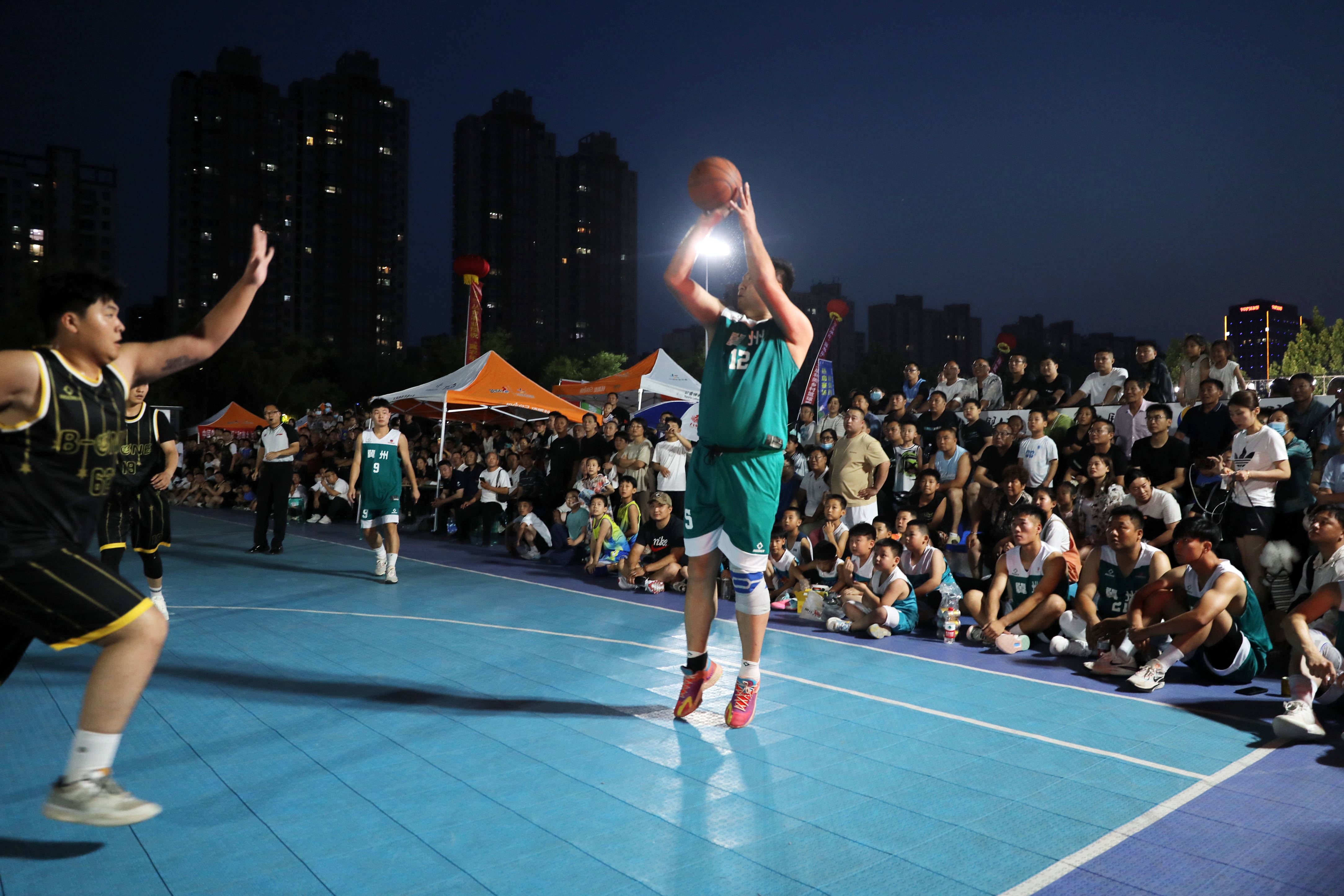 详细阅读:贝博娱乐平台 -国际比赛日体能课后,菲尼克斯太阳回应争议备战全明星赛,底气十足,赛程密集仍需轮换 贝博娱乐平台 -国际比赛日体能课后,菲尼克斯太阳回应争议备战全明星赛,底气十足,赛程密集仍需轮换