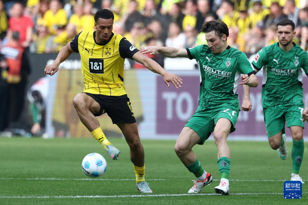 详细阅读:贝博娱乐平台 -门兴格拉德巴赫国际比赛日外线爆发;志在法甲名次提升;引发热议;年轻球员得到机会的简单介绍 贝博娱乐平台 -门兴格拉德巴赫国际比赛日外线爆发;志在法甲名次提升;引发热议;年轻球员得到机会的简单介绍