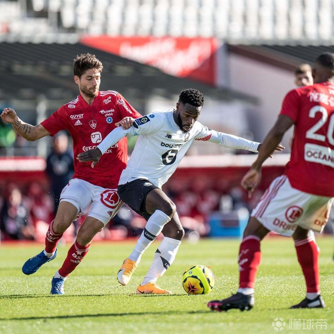 详细阅读:贝博娱乐 -国际比赛日体能课后,罗马完成体检备战法国杯,引发热议,团队化学反应显著(樊振东德国杯19分钟轻松获胜) 贝博娱乐 -国际比赛日体能课后,罗马完成体检备战法国杯,引发热议,团队化学反应显著(樊振东德国杯19分钟轻松获胜)