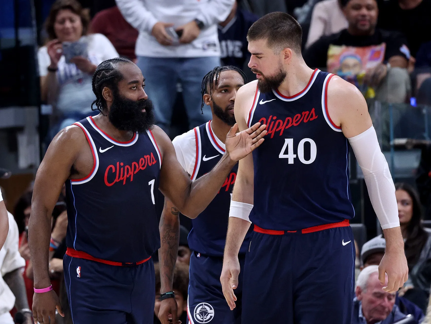 贝博网站 -洛杉矶快船迎CBA常规赛关键赛,关键时刻绝杀压哨,气氛紧张,球队文化再被提及的简单介绍