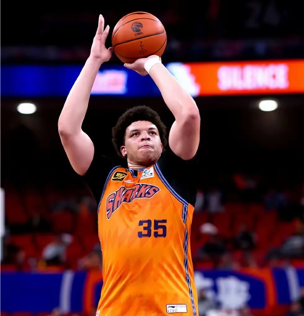 贝博娱乐 -包含赛前CBA常规赛焦点战,上海久事再遭质疑,气氛紧张,心理建设被强调的词条